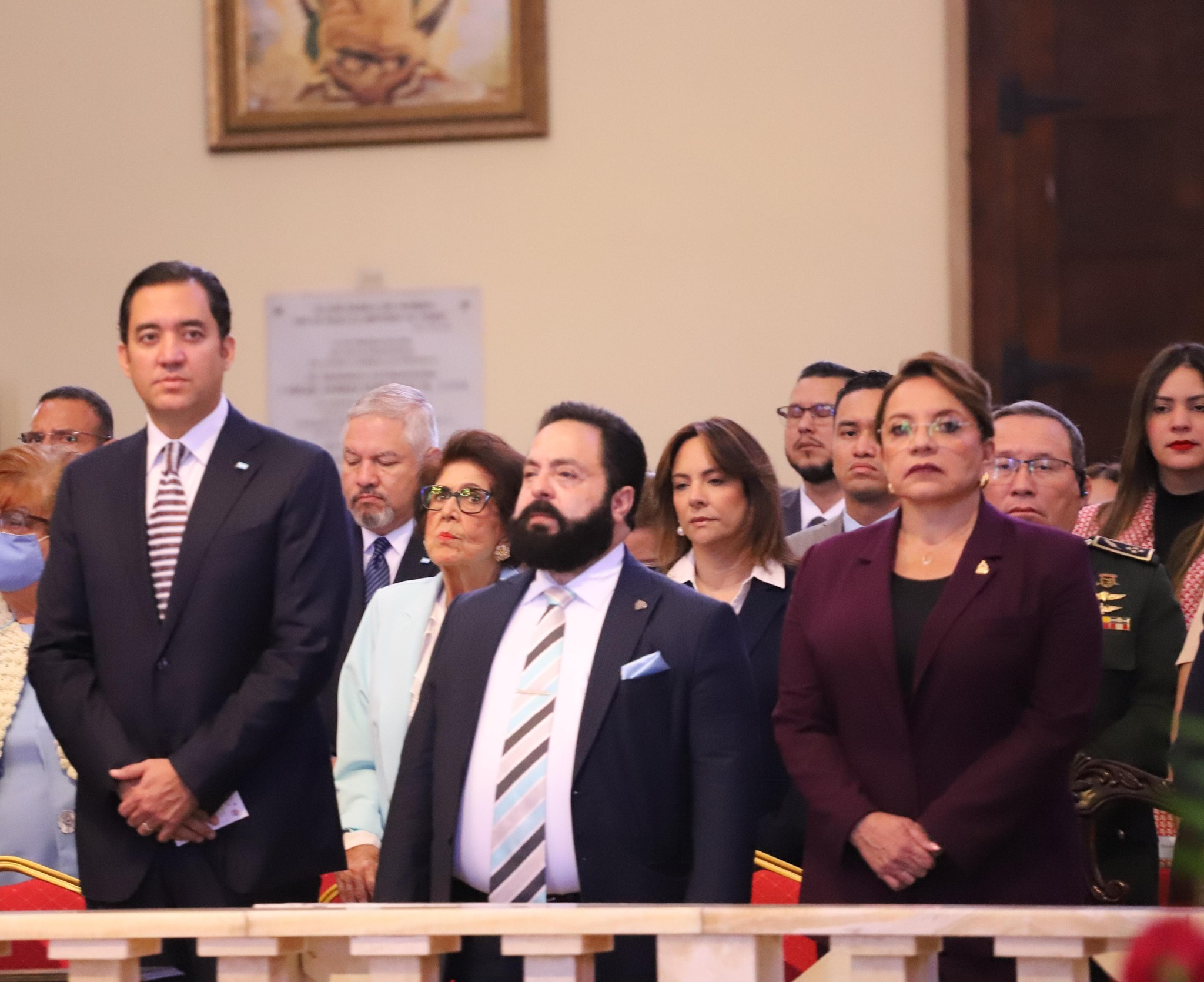 Polémica por supuesto incumplimiento de ley de Luis Redondo en renuncia en el CNE