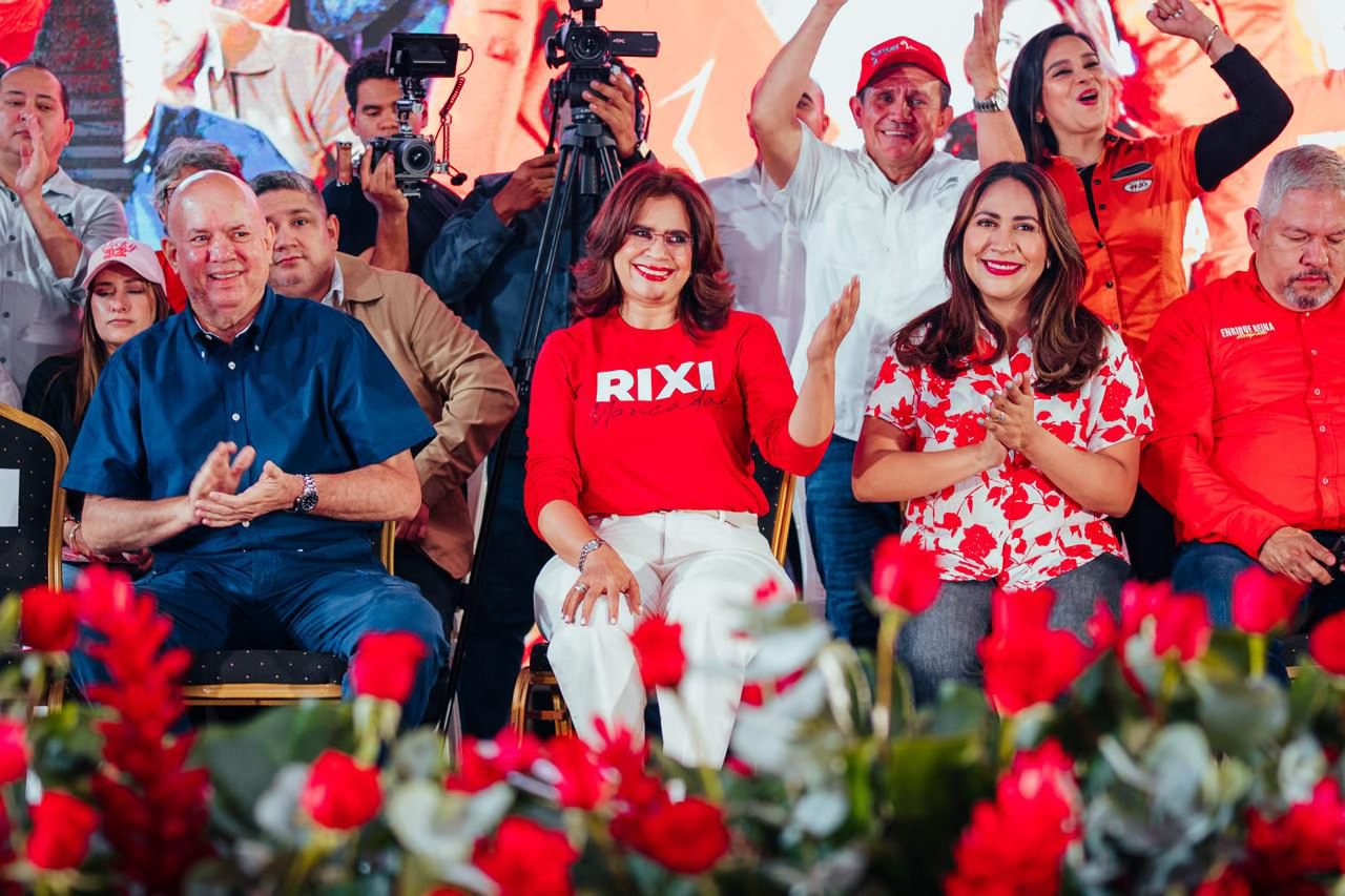 Rixi Moncada: ¿Por qué caen sus encuestas por el discurso económico?