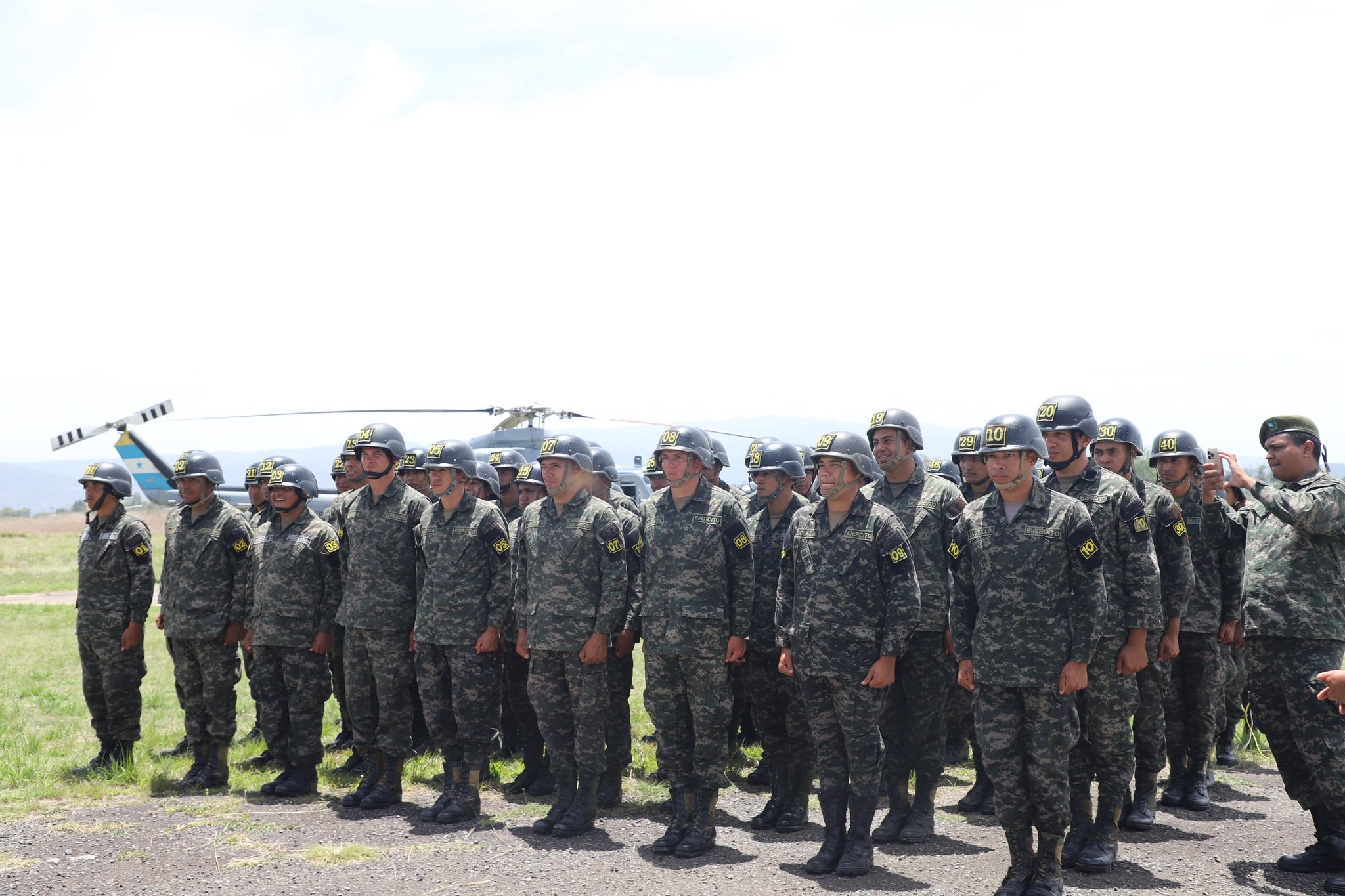 Crece el escepticismo sobre el ejército en comicios catrachos
